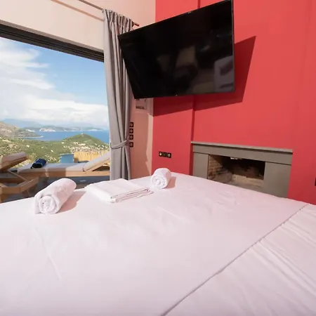 Lefkas Eagle Willa *